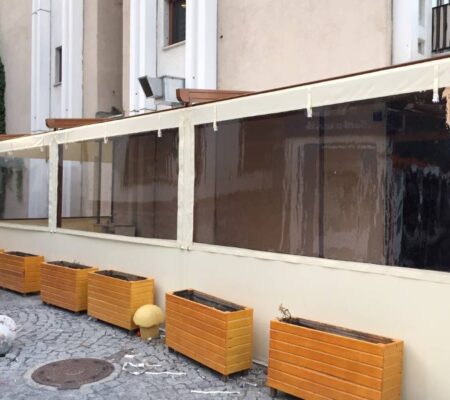 Çeşme Dikey Şeffaf Store